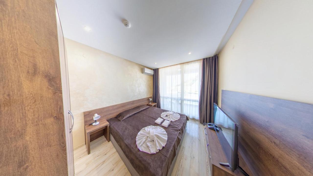 Paradiso 4*
