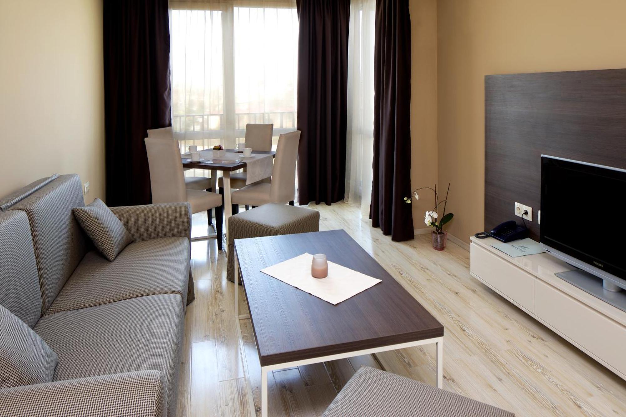 Paradiso 4*