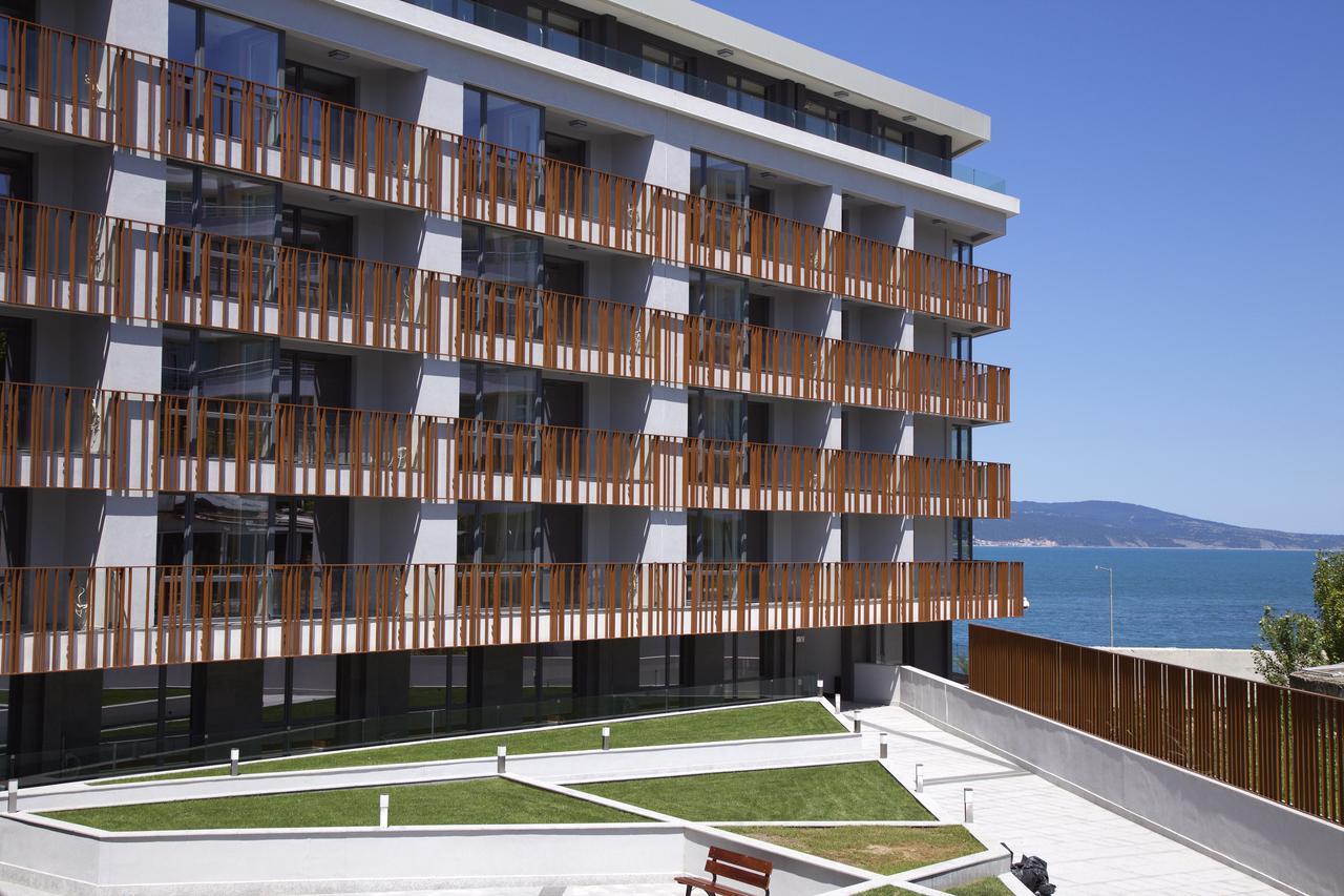 Paradiso Aparthotel 4*